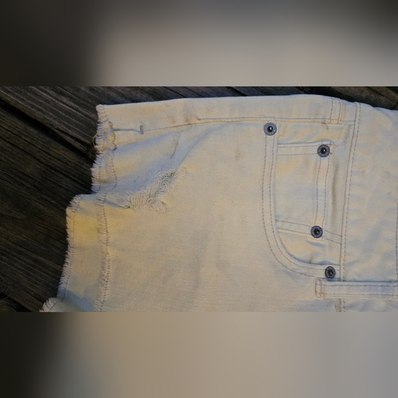 AEO Cutoff Shorts - Picture 2 of 8